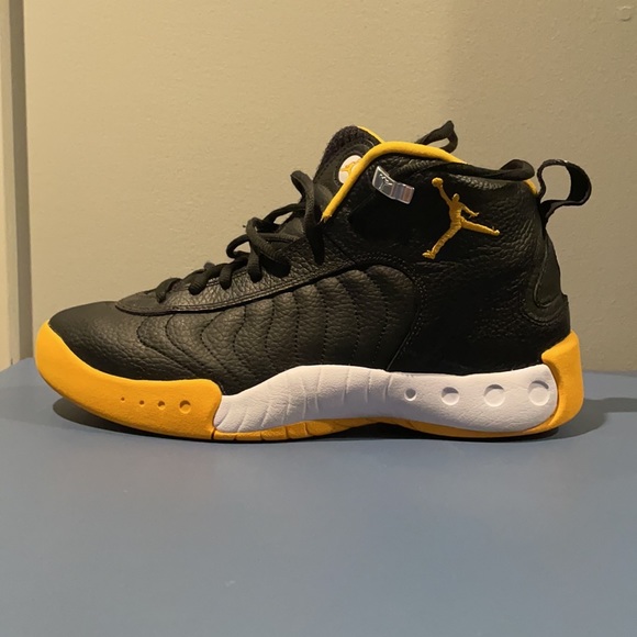 Air Jordan Jumpman pro Black University Gold main image 4
